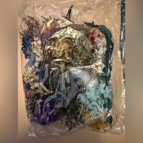 Assorted Dried Flower Bouquets. 15 mini flower arrangements - Picture 2 of 10